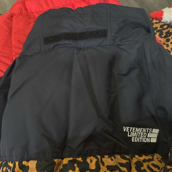 Vetements Logo Limited Edition Leopard Puffer Jacket Coat - Picture 10 of 16
